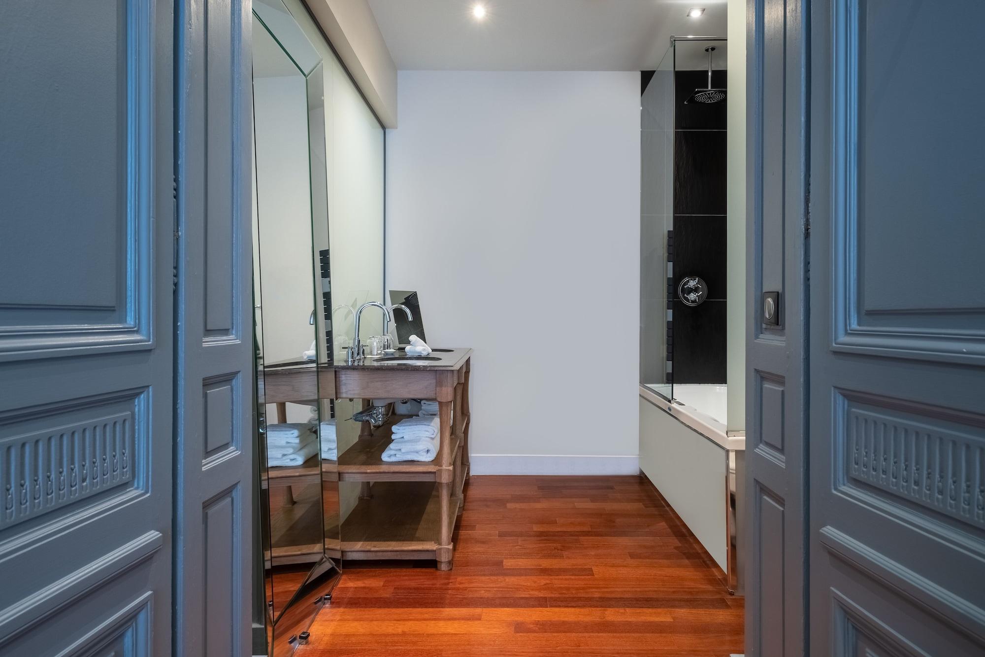 Le Boutique Hotel&Spa Bordeaux Extérieur photo Bathroom