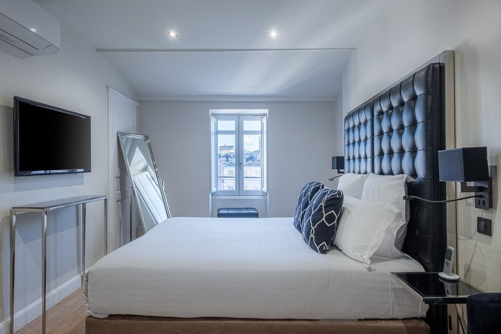 Le Boutique Hotel&Spa Bordeaux Extérieur photo A bedroom at the hotel