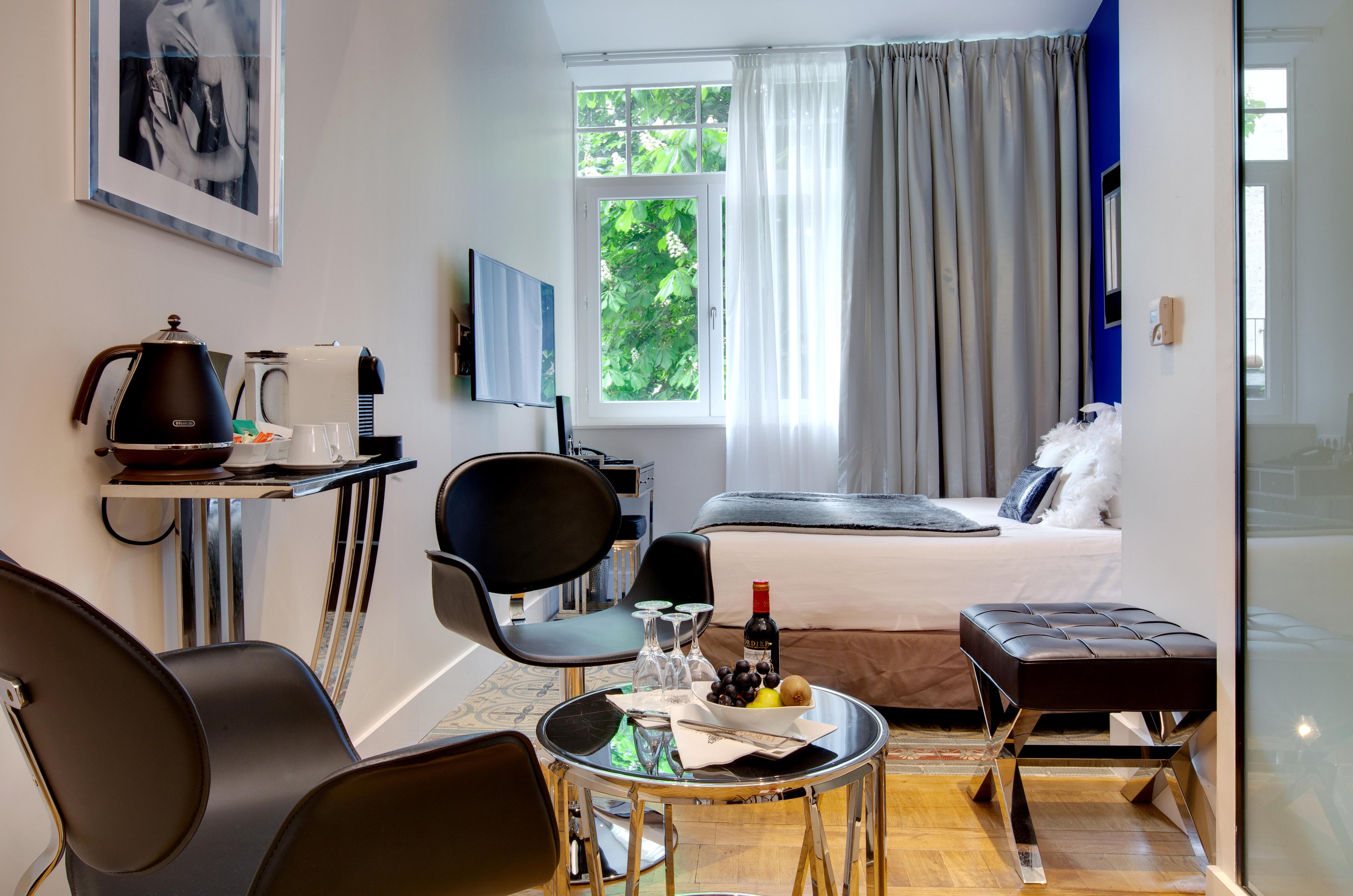 Le Boutique Hotel&Spa Bordeaux Extérieur photo A room at the hotel