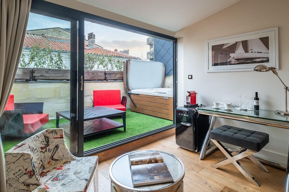 Le Boutique Hotel&Spa Bordeaux Extérieur photo A typical apartment at the hotel