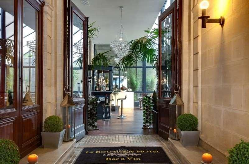 Le Boutique Hotel&Spa Bordeaux Extérieur photo Entrance to the hotel